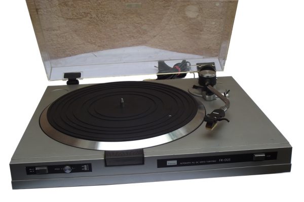 Automatic PLL DC Servo Turntable FR-D25