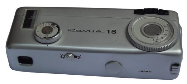 Kamera Revue 16, Revue 16 Flash